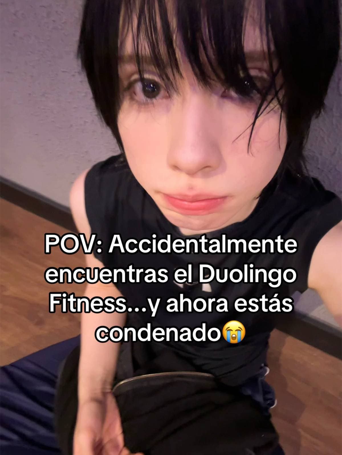 Slide 1: POV: Accidentalmente
encuentras el Duolingo
Fitness... y ahora estás
condenado 😭