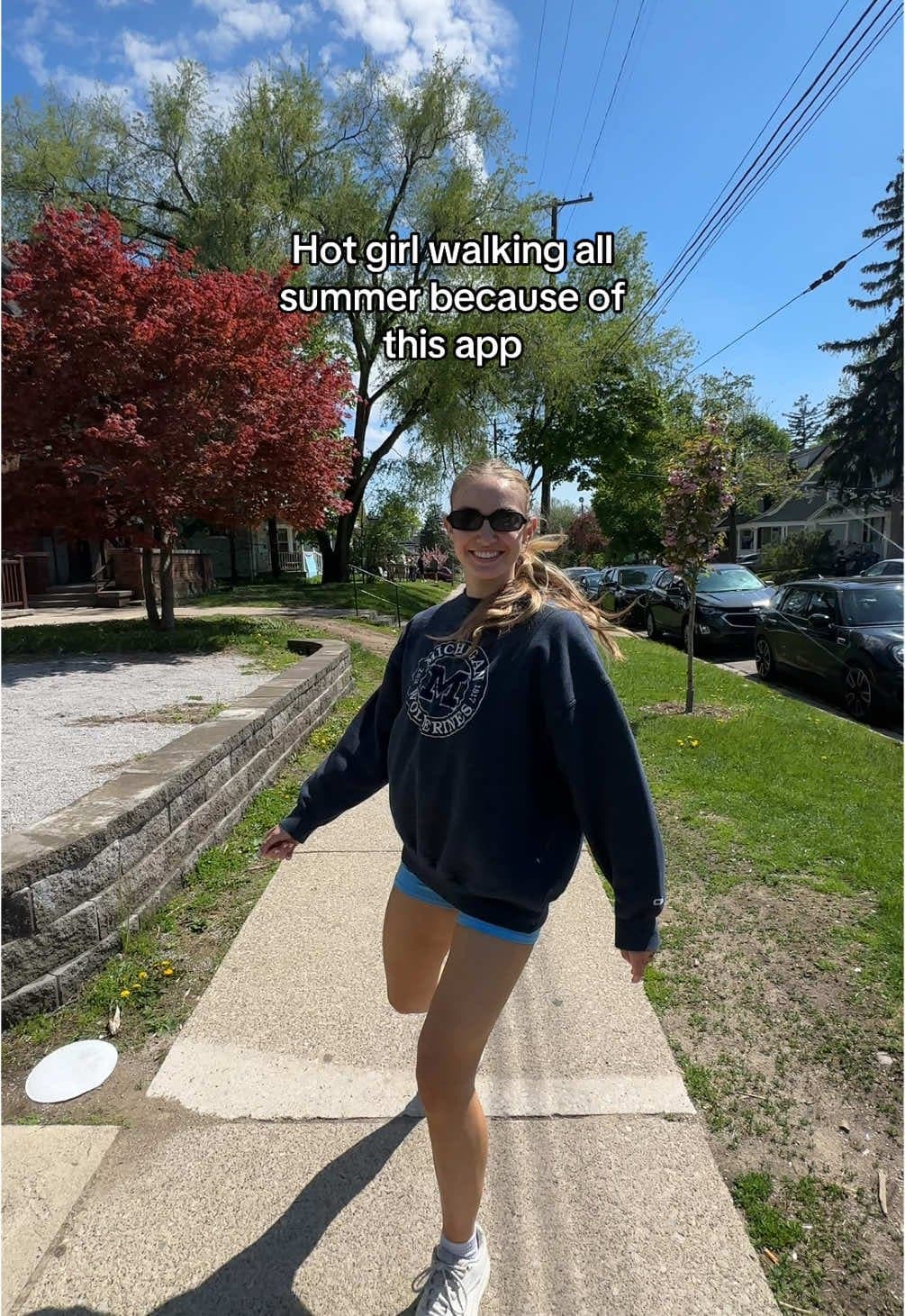 Hot girl walking all
summer because of
this app