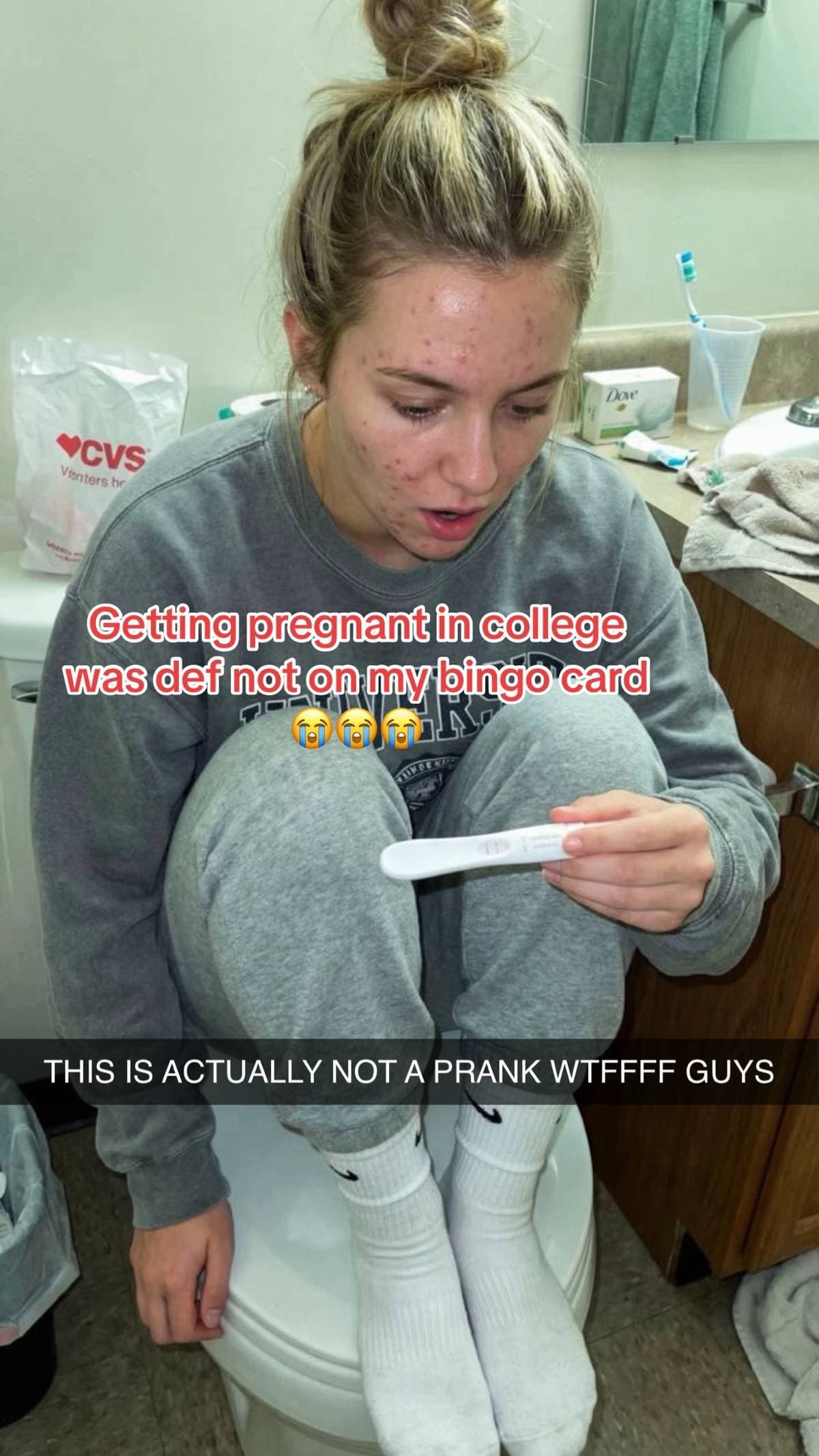 Slide 1: Getting pregnant in college
was def not on my bingo card
😭😭😭
THIS IS ACTUALLY NOT A PRANK WTFFFF GUYS