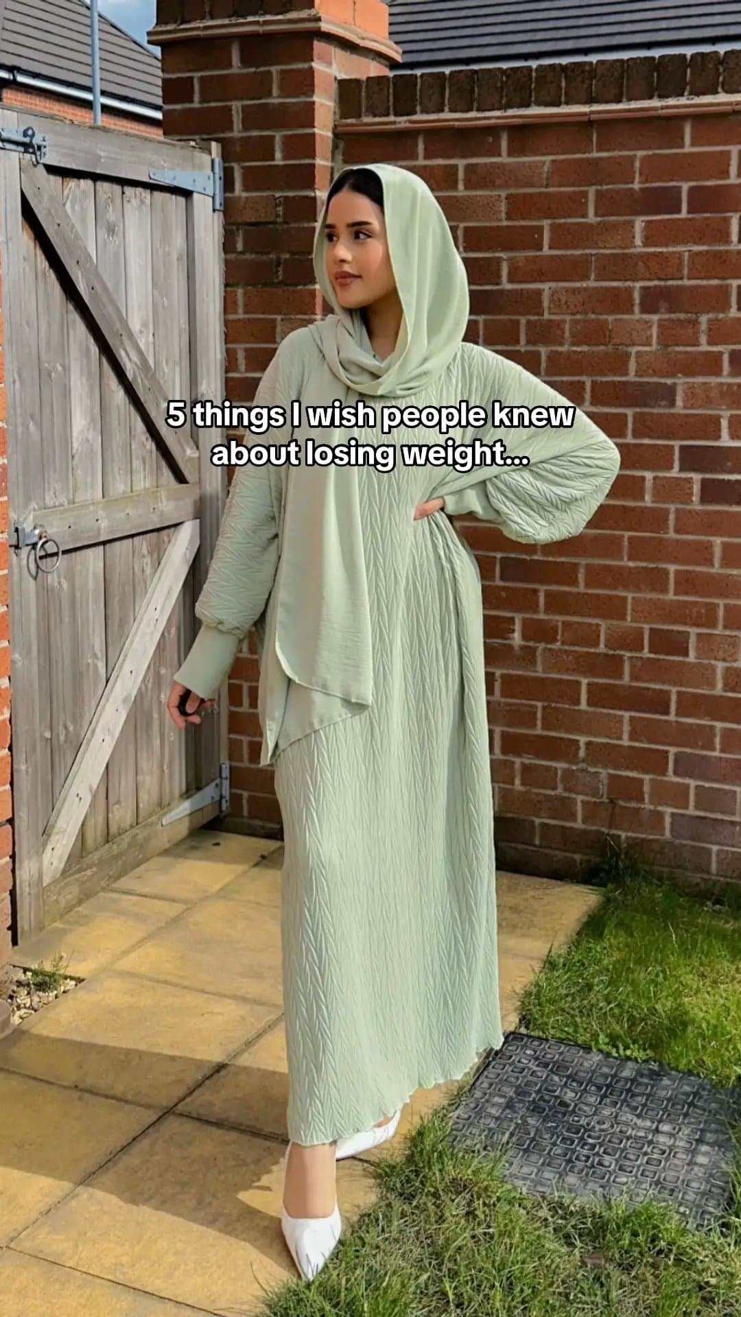 Slide 1: 5 things I wish people knew
about losing weight...