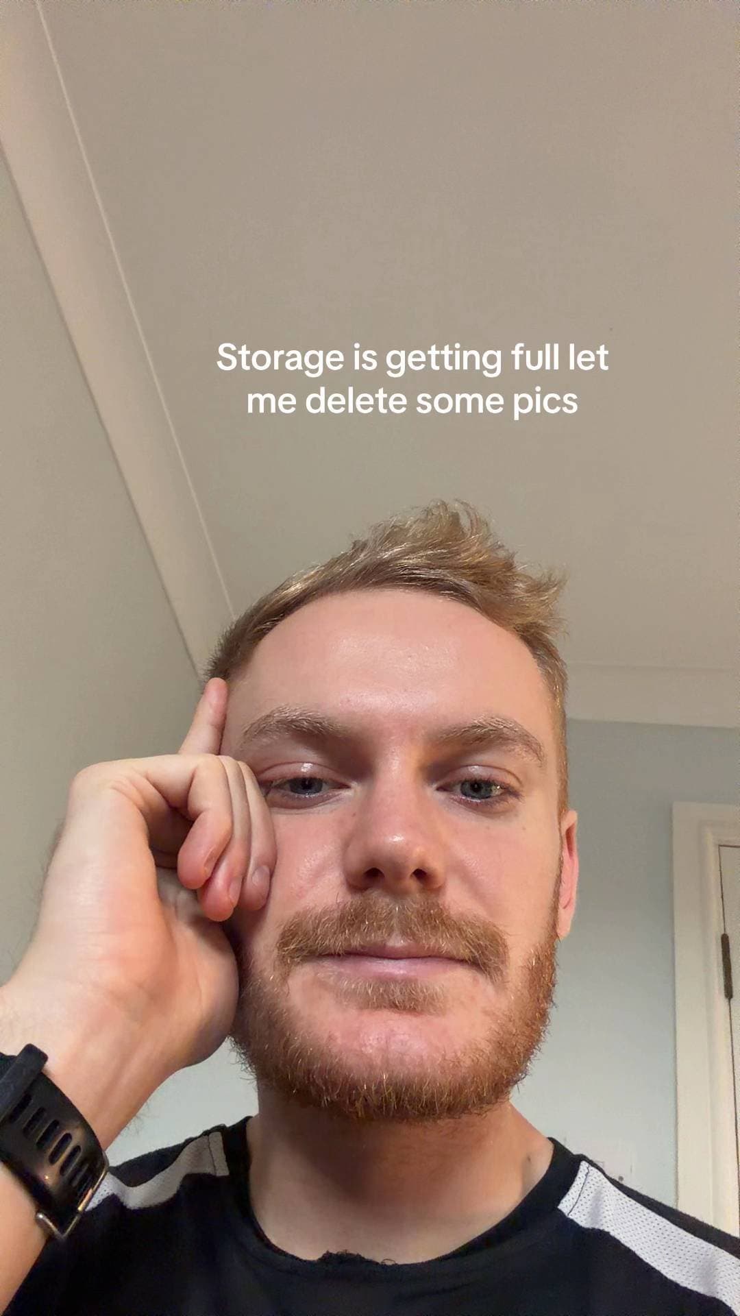 Slide 1: Storage is getting full let
me delete some pics