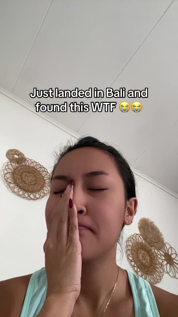 Just landed in Bali and
found this WTF 😭😭