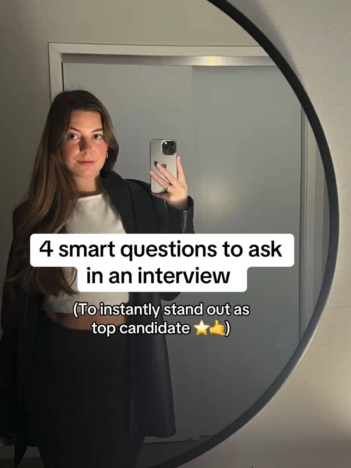 Slide 1: 4 smart questions to ask
in an interview

(To instantly stand out as
top candidate ✨🤙)
