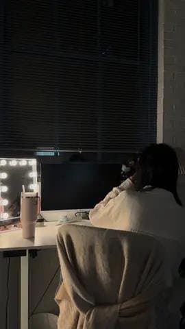 When you feel guilty for not studying
But still not studying

READ CAPTION