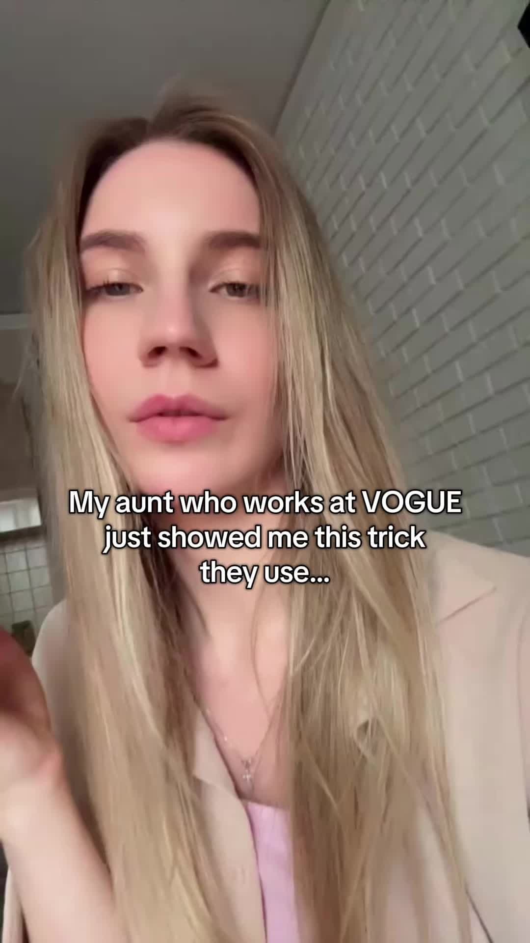 My aunt who works at VOGUE
just showed me this trick
they use...
you can try on…