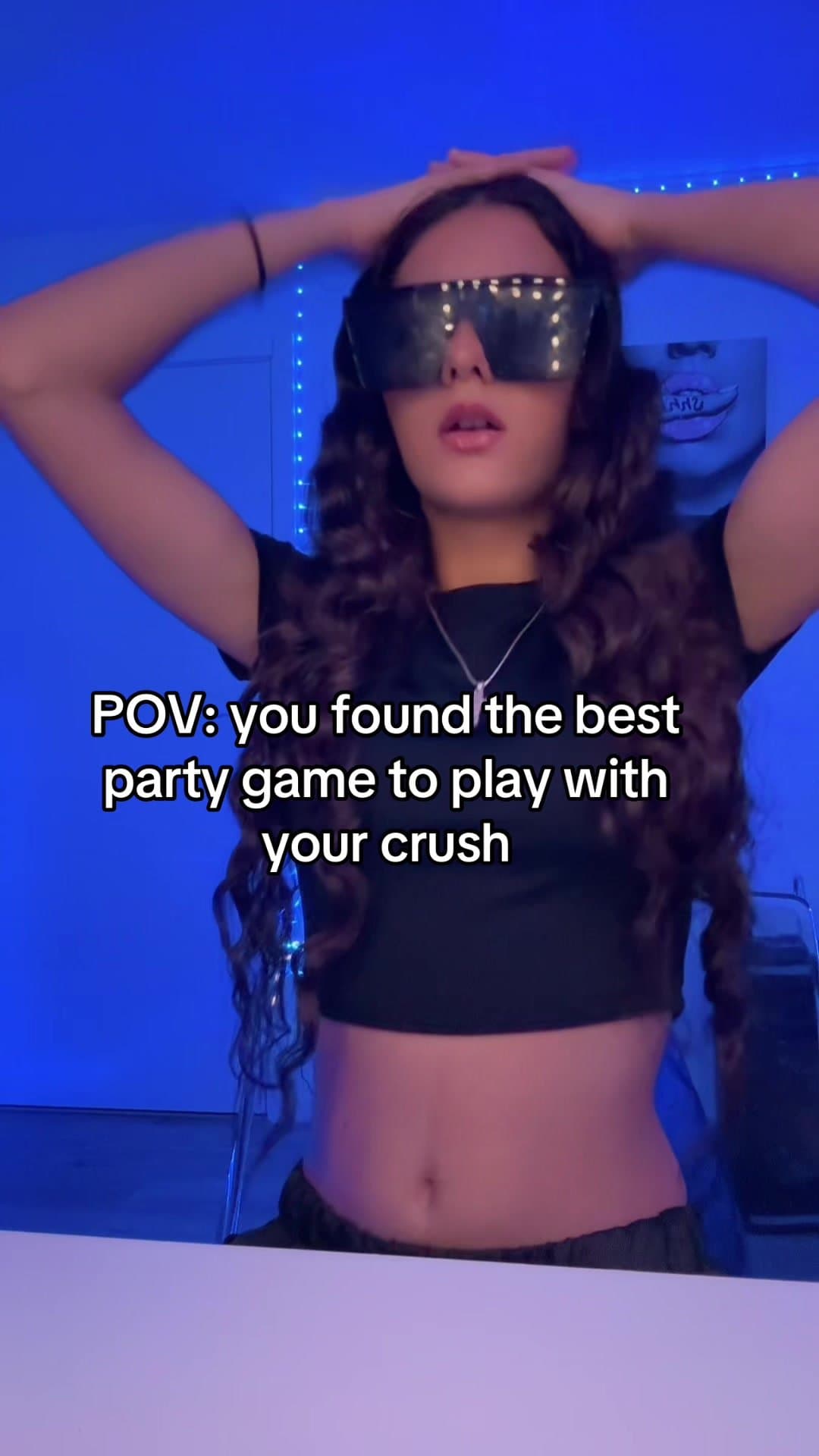 POV: you found the best
party game to play with
your crush
PARTY
Izabella, drinβ¦